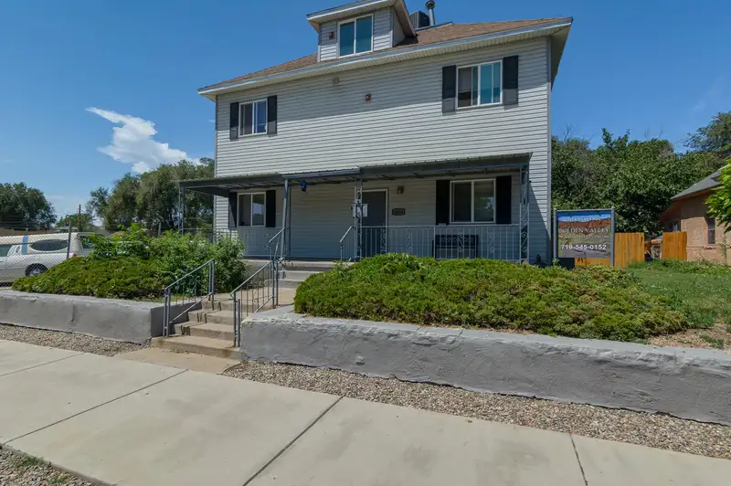 Golden View 525 West 9th St. Pueblo, CO 81003 Golden View 525 West 9th St. Pueblo, CO 81003